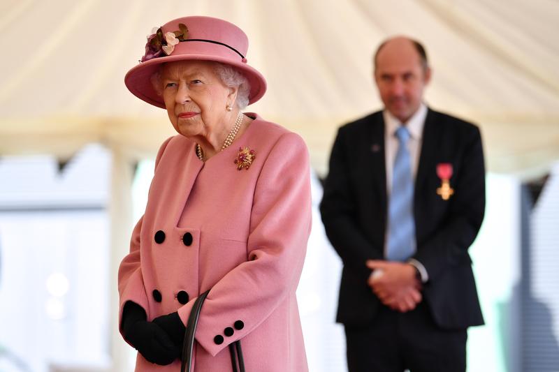 UK queen, 94, makes first outing in seven months to visit secret defence laboratory