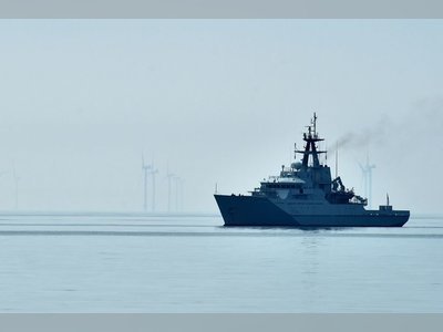 Brexit: No-deal navy threat 'irresponsible', says Tobias Ellwood