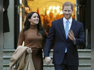 Meghan and Harry 'want extension to their 12-month Megxit deal'