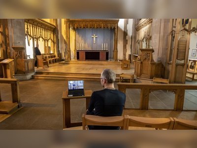 Covid: Church of England services hit by pandemic