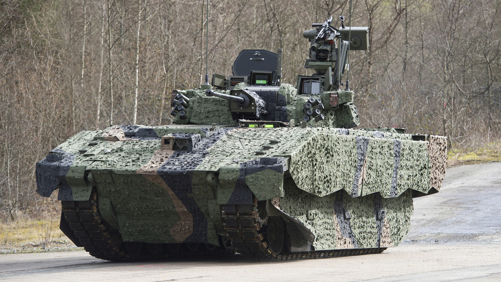 UK Defence Ministry spent £3.2 billion on tanks that can’t shoot on the move
