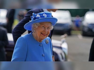 The Queen visits the home of Irn-Bru