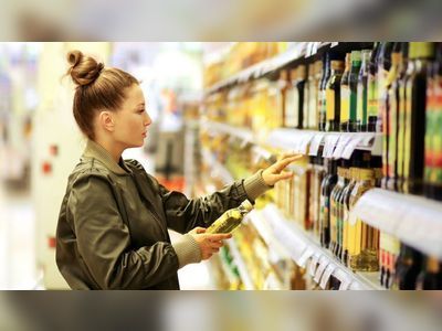 Supermarkets set limits on sale of cooking oil