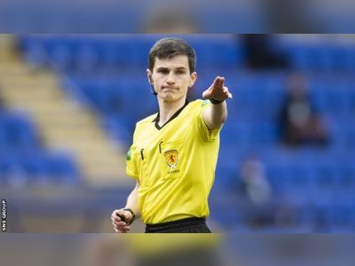 'Overwhelming support' for gay referee Napier