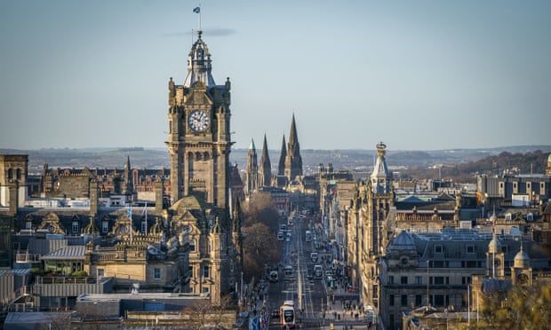 Edinburgh fringe ticket sales suffer as price of accommodation soars