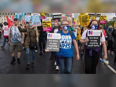 UK nurses announce first national strike in history